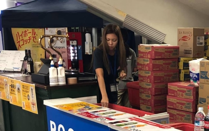 施設に女性とアルコール販売。多摩ケータリング俱楽部。